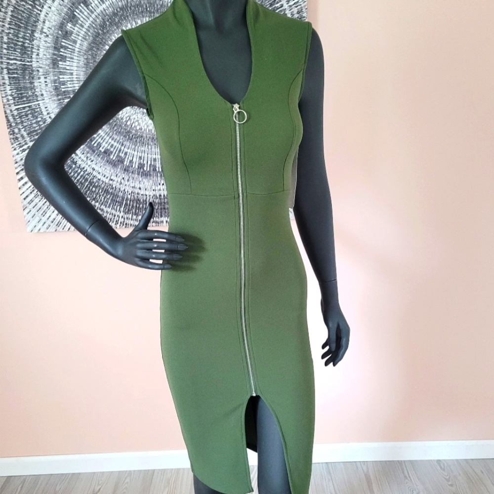 Green fitted midi dress